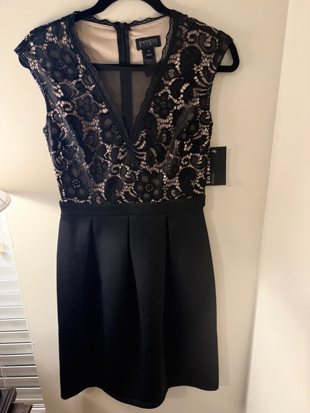 Enfocus Studio Black Lace V-Neck Midi Dress